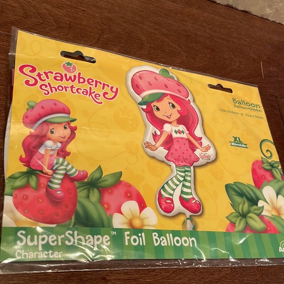 Strawberry Shortcake Foil Balloon - Picture 2 of 4